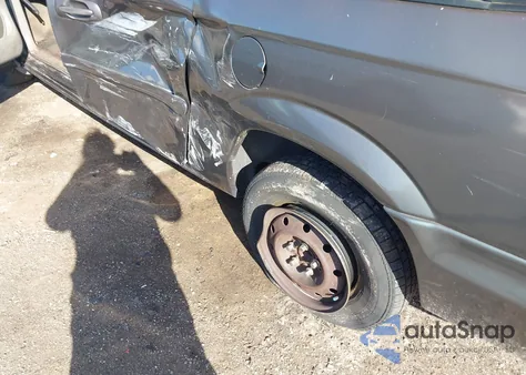 2004 Chrysler Town & Country Lx z USA, uszkodzony, nr VIN 2C4GP44R74R593989